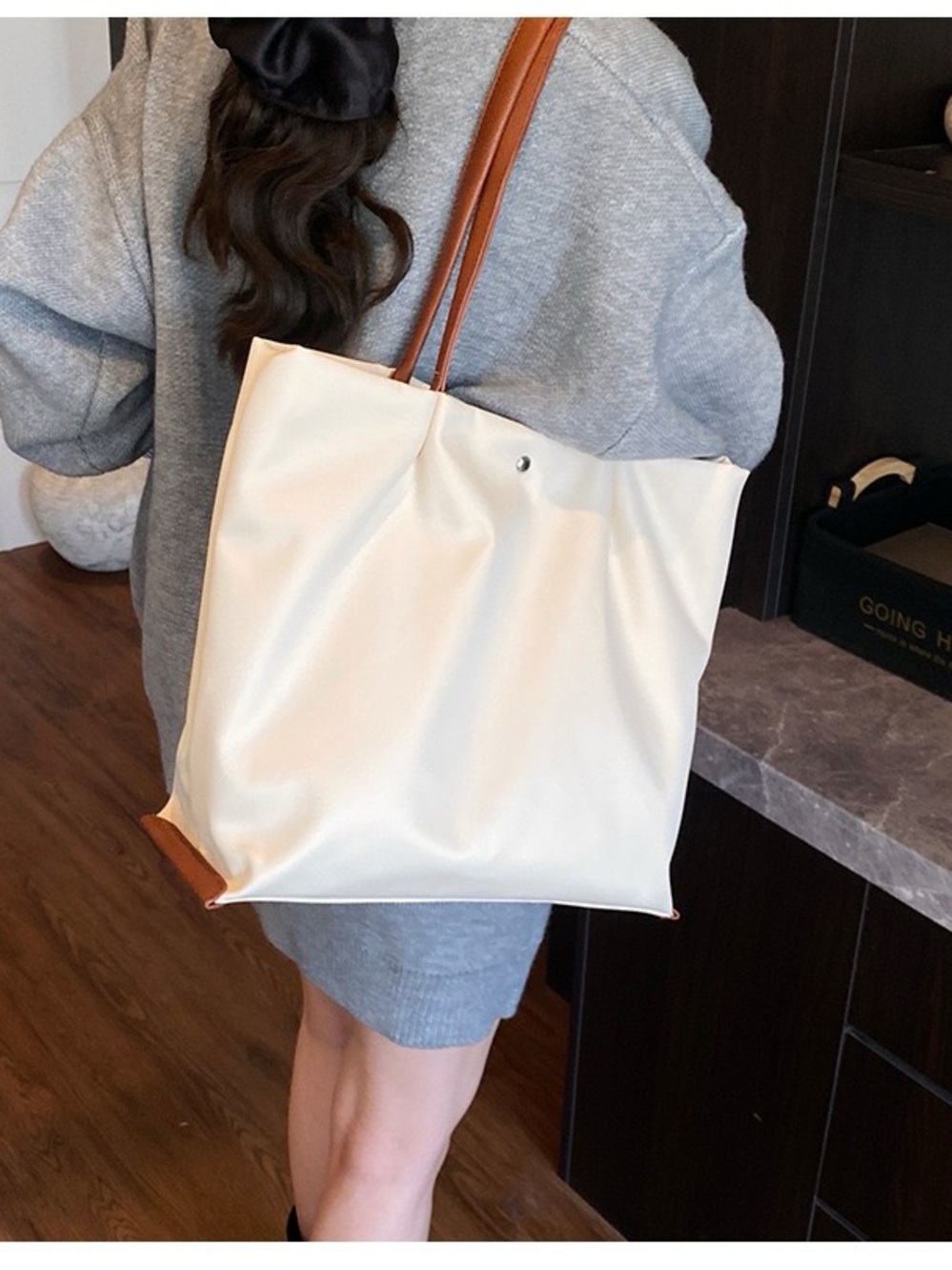 Women’s Large Lightweight Tote Bag – Black / Beige
